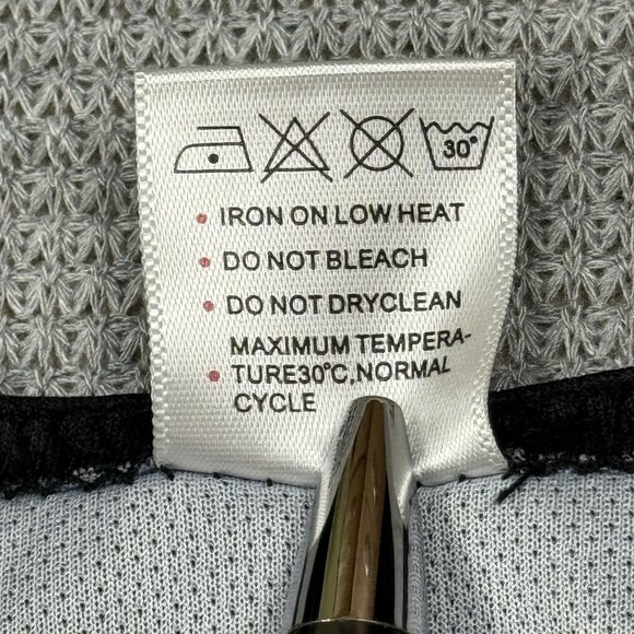 Colorful Pineapple Print Tank Top Womens Sz L Black Sleeveless Tropical Rainbow - Picture 9 of 12